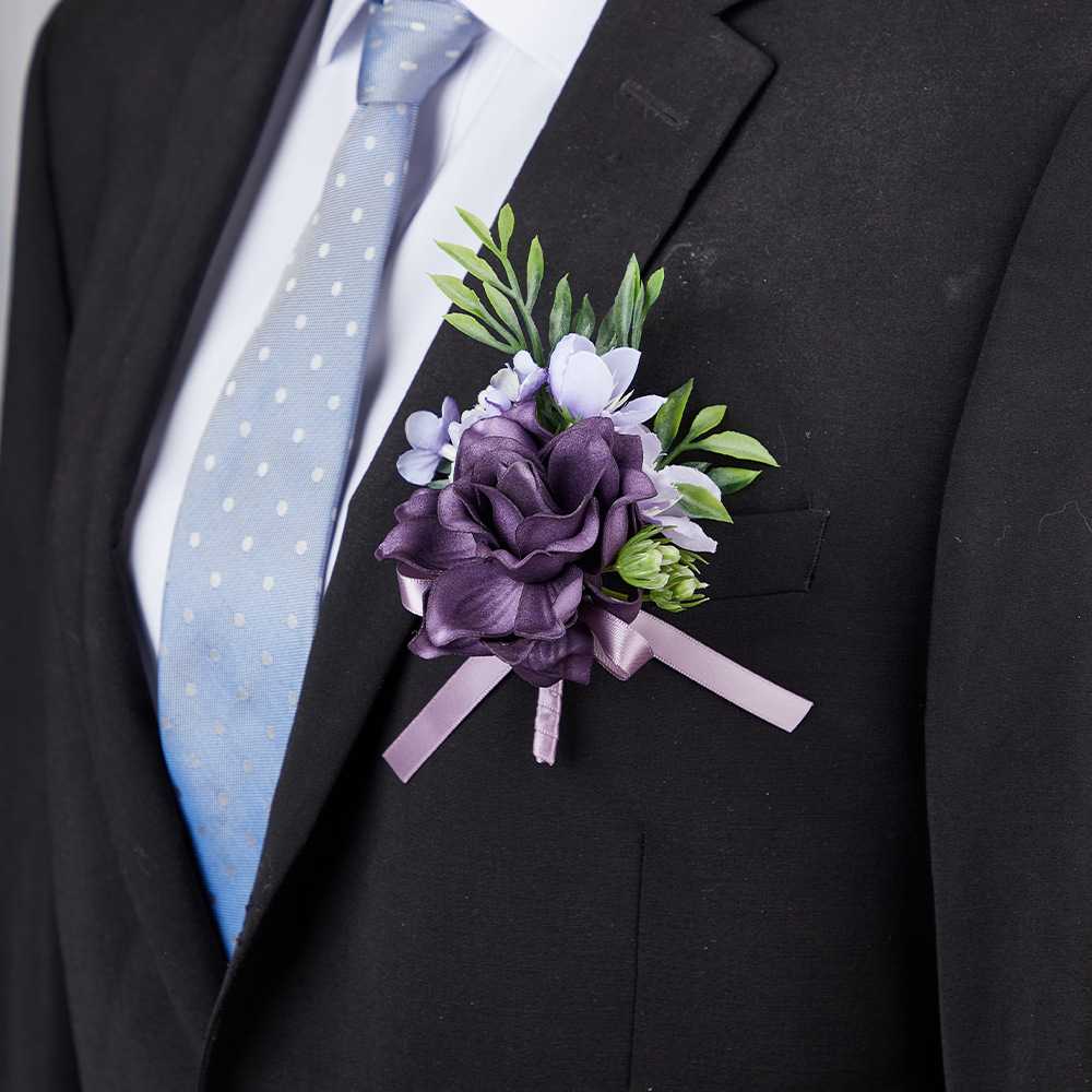 コサージュ 結婚式 優雅な花の装い ラペルの彩り