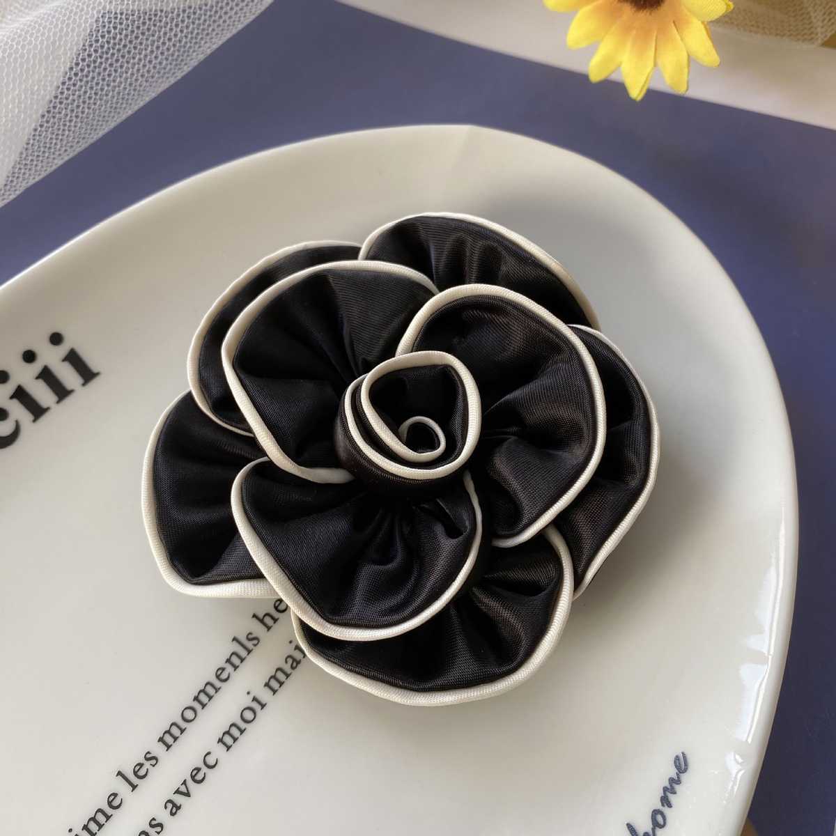 コサージュ 卒園式 優美なバラ形コサージュ