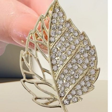 コサージュ 入園式 上品な葉模様輝き胸針コサージュ入園式用