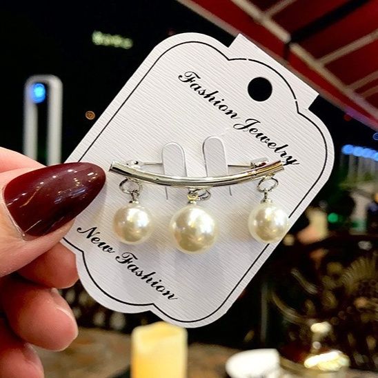 コサージュ入園式 輝石リボンと揺れるパール飾りの上品なブローチコサージュ