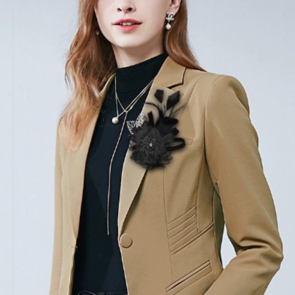 コサージュ 卒業式羽根とリーフ付き華やか立体花コサージュ