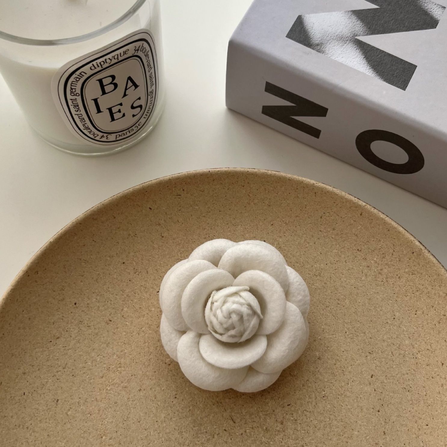 コサージュ 入学式　立体薔薇モチーフの上品フェルト