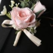 コサージュ 薔薇と小花が華やぐ結婚式用胸元飾り