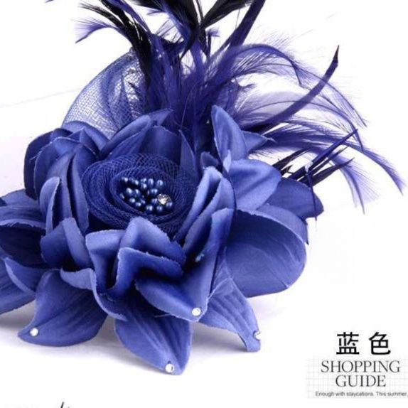 コサージュ 羽根飾り付き華やか大輪花コサージュ