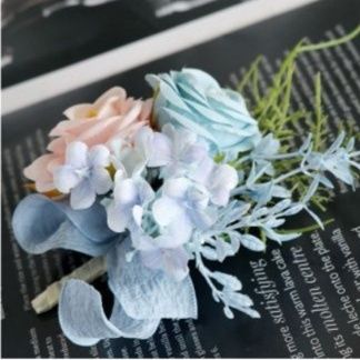 優雅な薔薇と小花のナチュラルブーケ風コサージュ