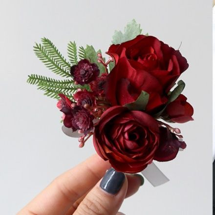 コサージュ 華やかな薔薇とグリーンの上品なコサージュ