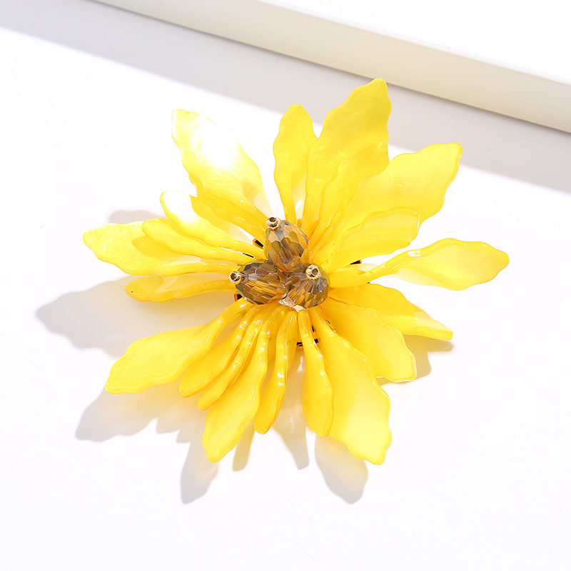 透明感溢れる立体花びらコサージュ