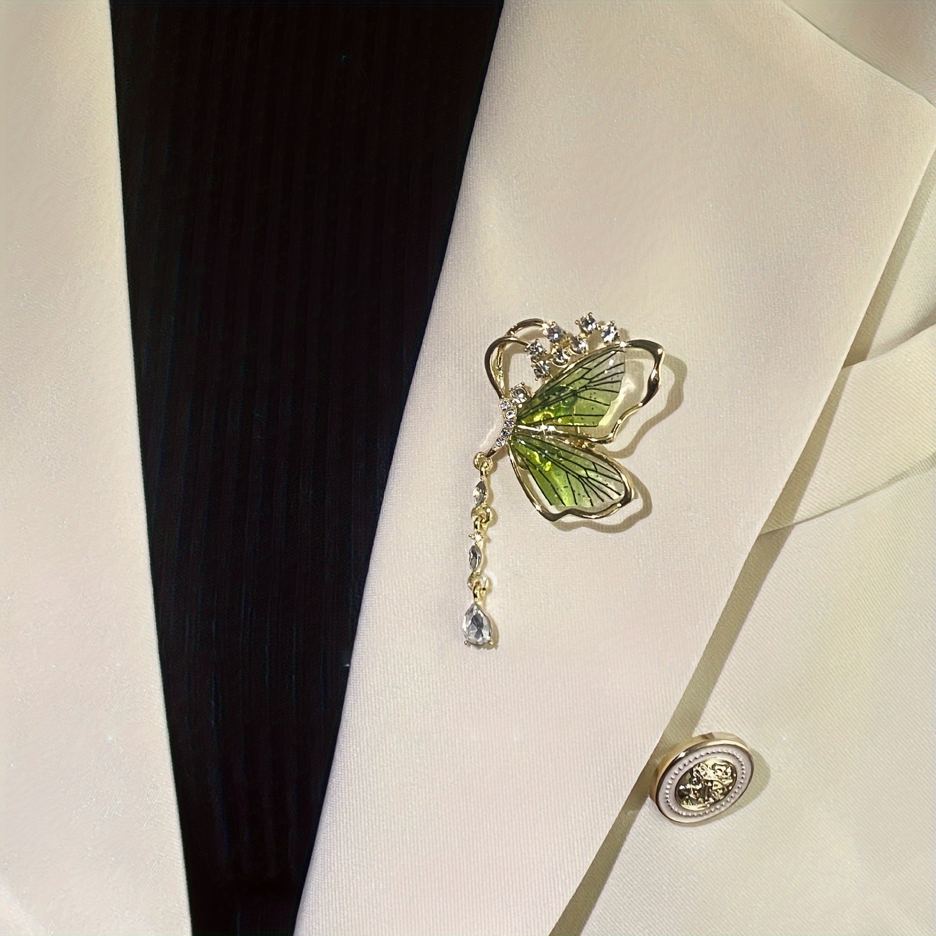 コサージュ 卒業式 煌めく蝶々の羽根付き雫チェーンコサージュ