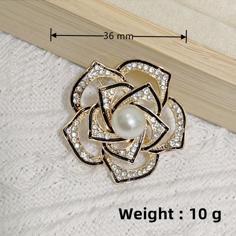コサージュ 華やか真珠付き花型コサージュ