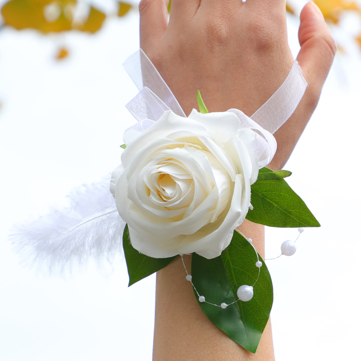 コサージュ結婚式 薔薇とふわふわ羽毛の手首用リストレット