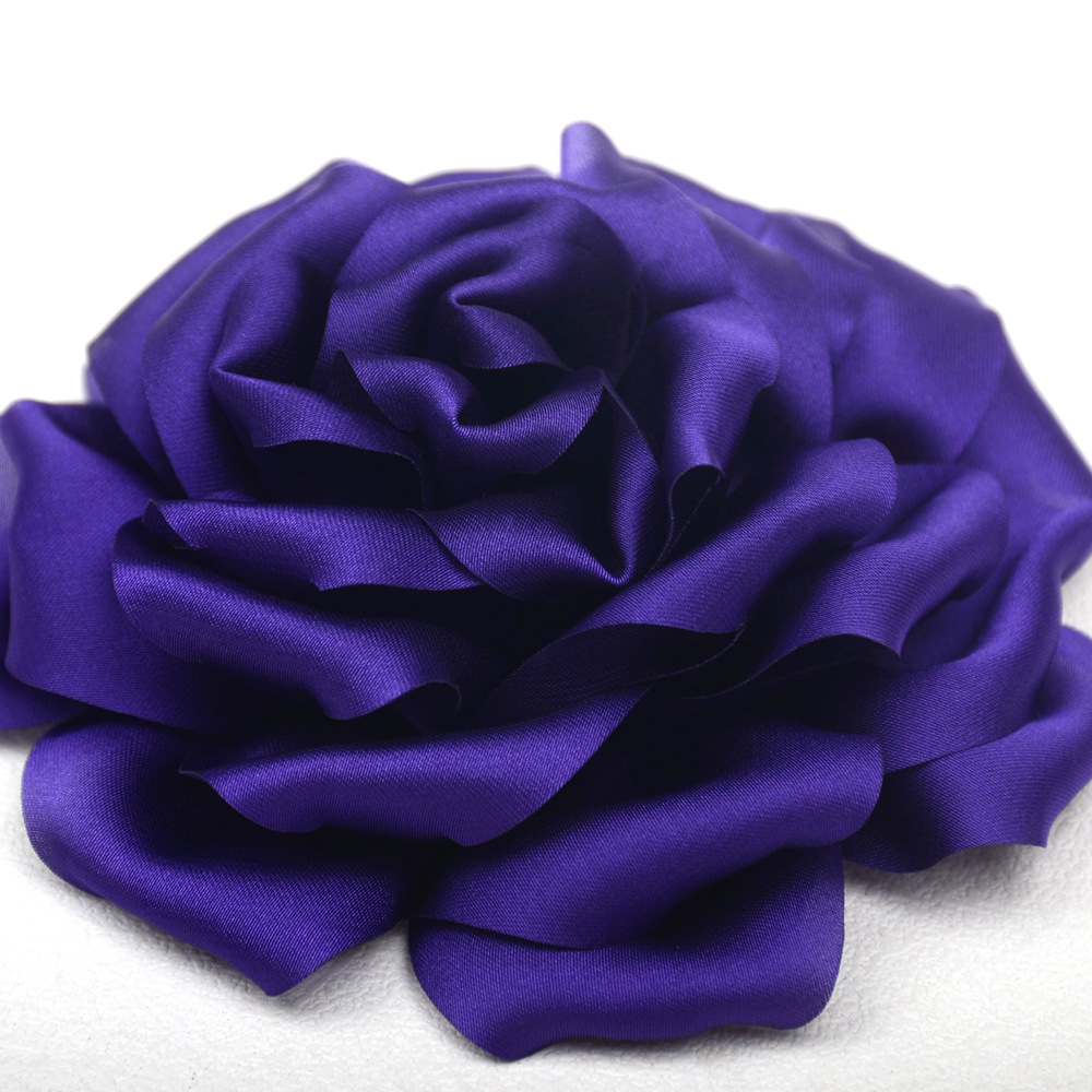 コサージュ 大輪薔薇モチーフの華やかサテン生地コサージュ