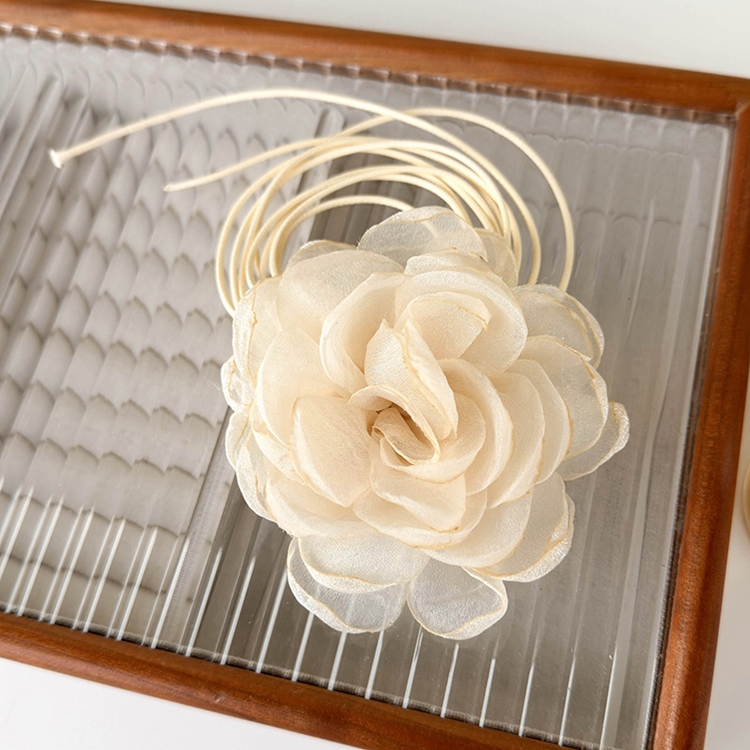 コサージュ しなやか花びらのローズコサージュ