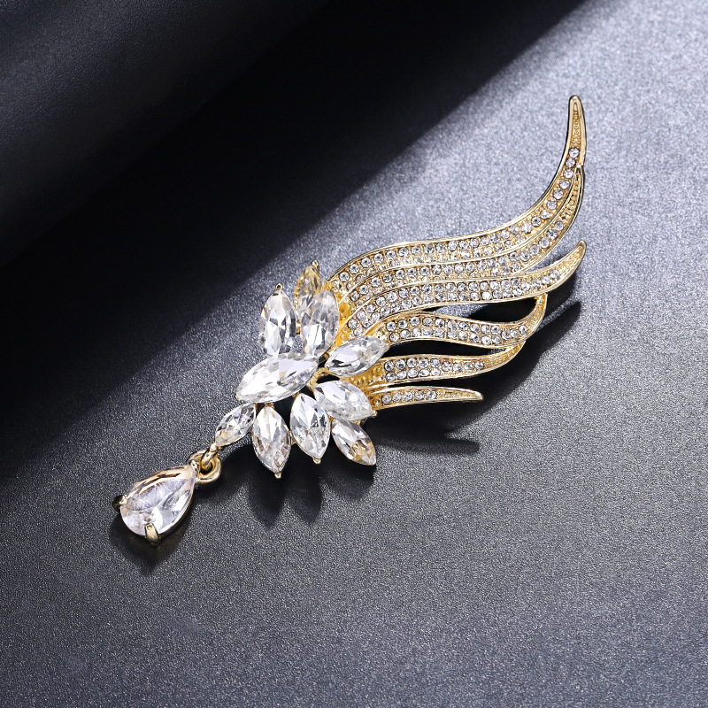 コサージュ 入学式 天使の翼モチーフ水晶風ビジュー付きコサージュ