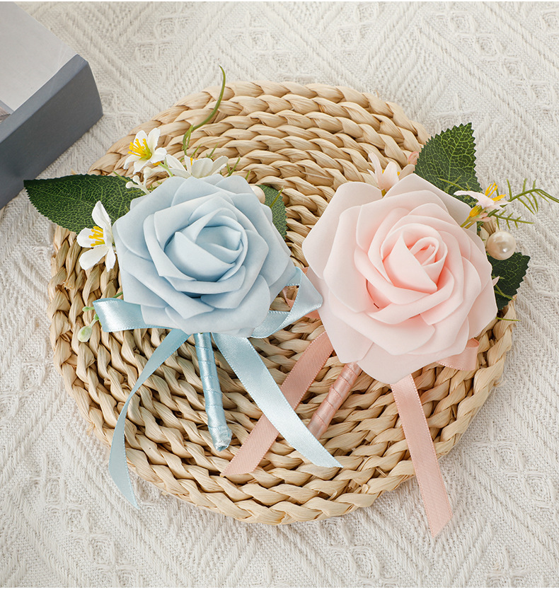 コサージュ 薔薇と小花の上品な胸元飾り