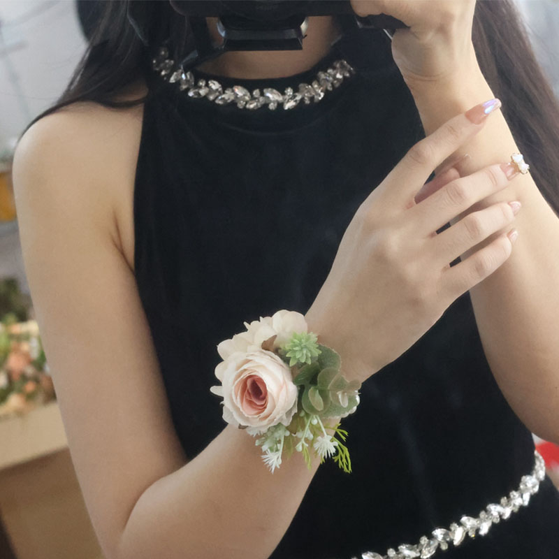 コサージュ 優美なバラの祝福コサージュ