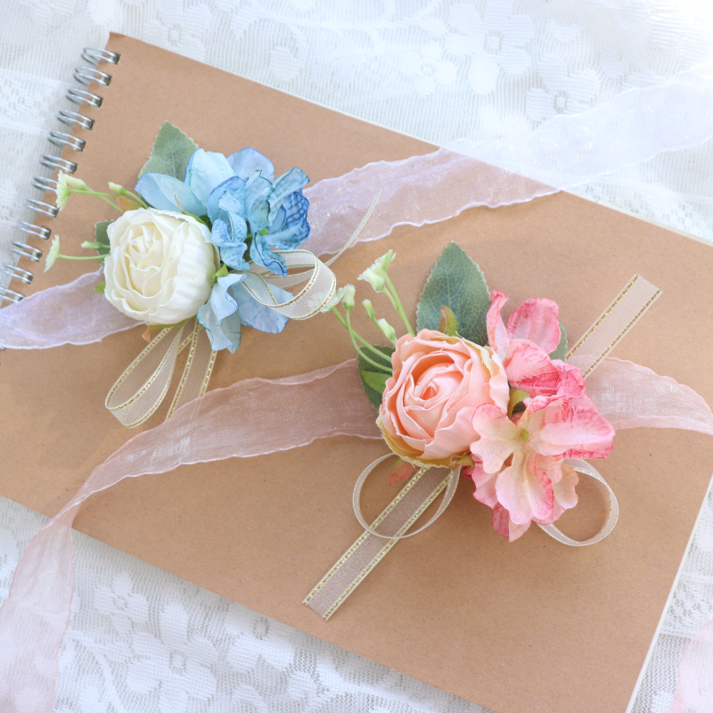 コサージュ 優美な花束のような手作りコサージュ