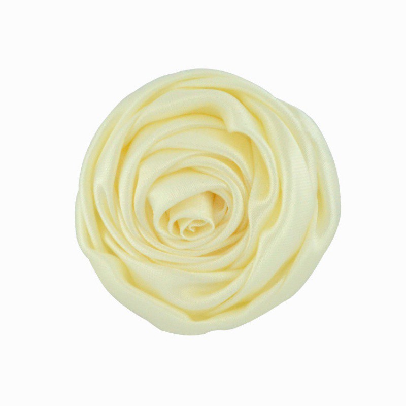 コサージュ 上品なサテン生地の薔薇モチーフコサージュ