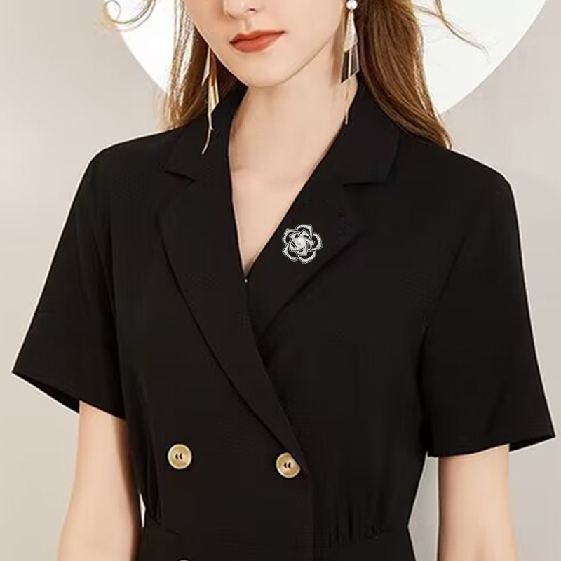 コサージュ 華やか真珠付き花型コサージュ