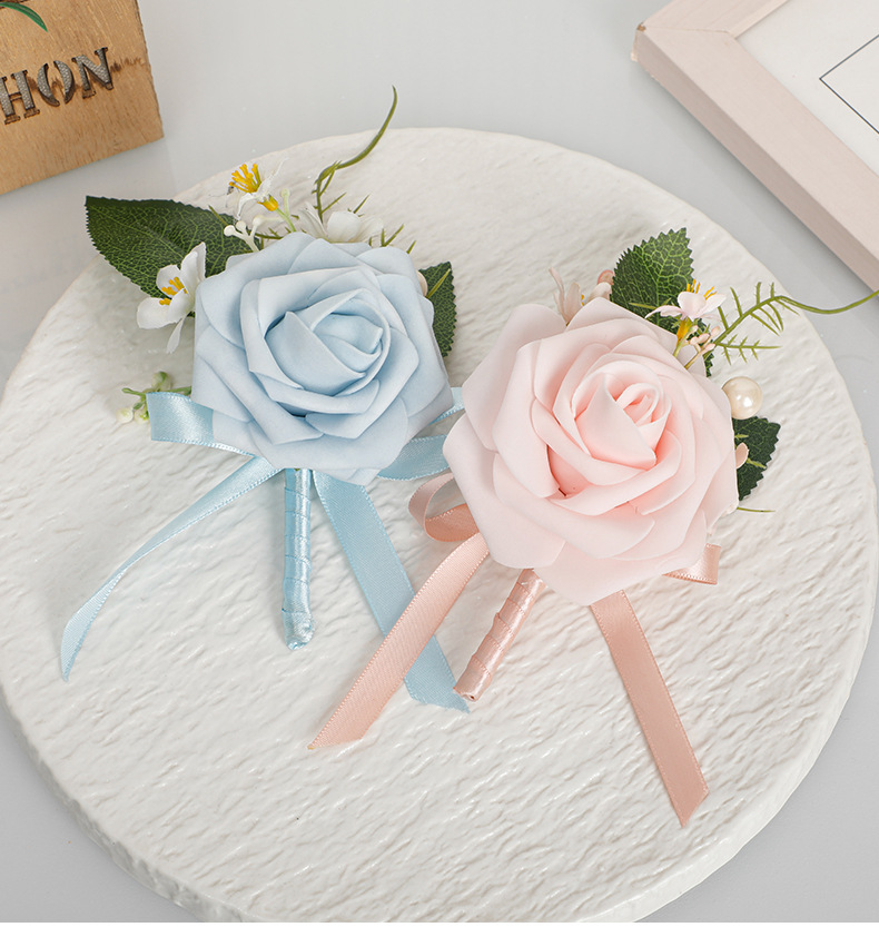 コサージュ 薔薇と小花の上品な胸元飾り