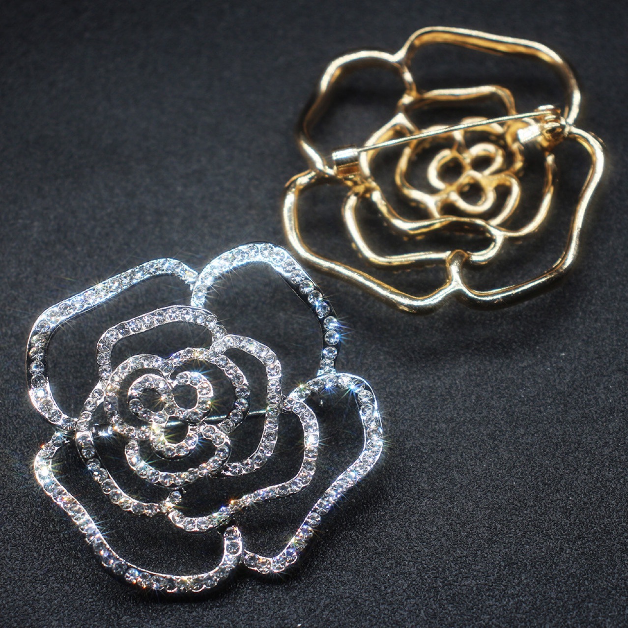 コサージュ 入学式輝石装飾薔薇モチーフブローチ