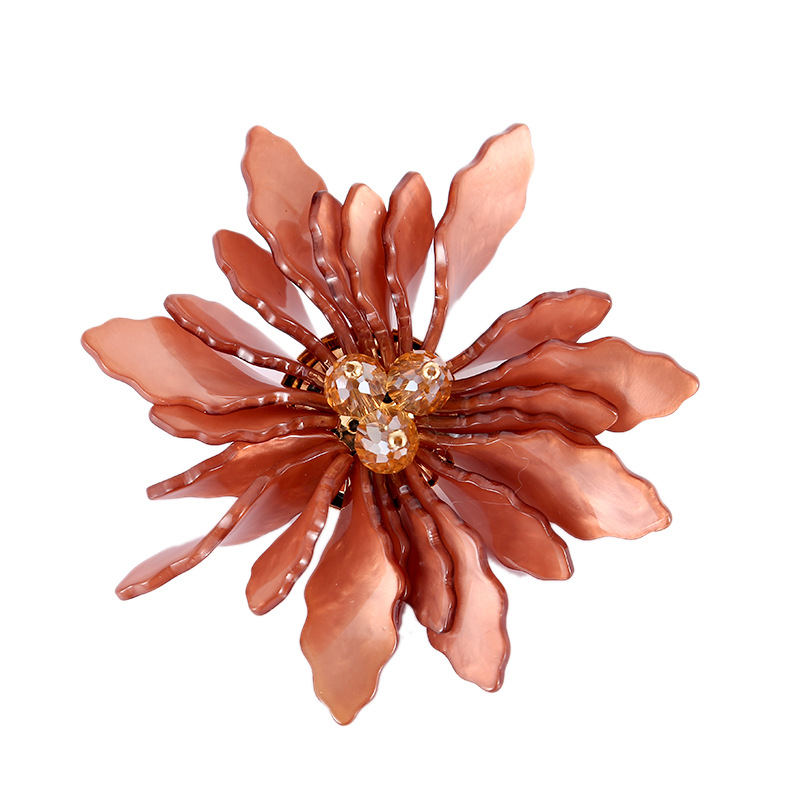 透明感溢れる立体花びらコサージュ