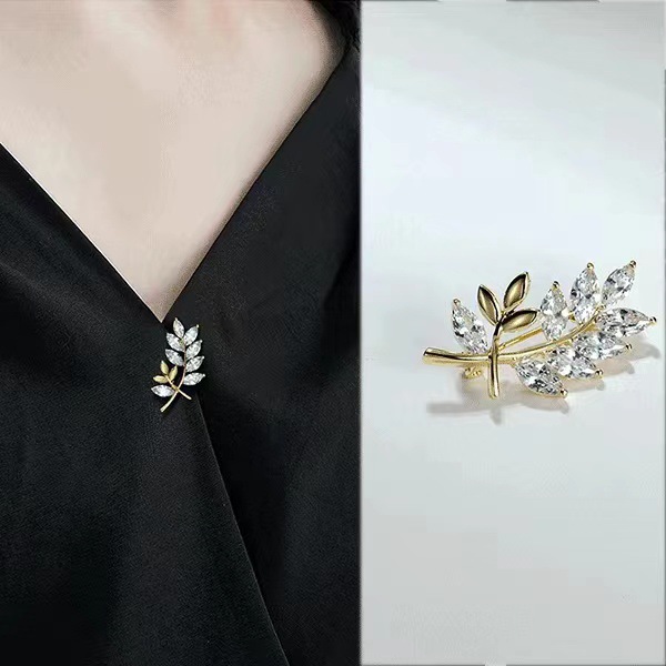 コサージュ 卒業式 輝く葉っぱモチーフの上品コサージュ