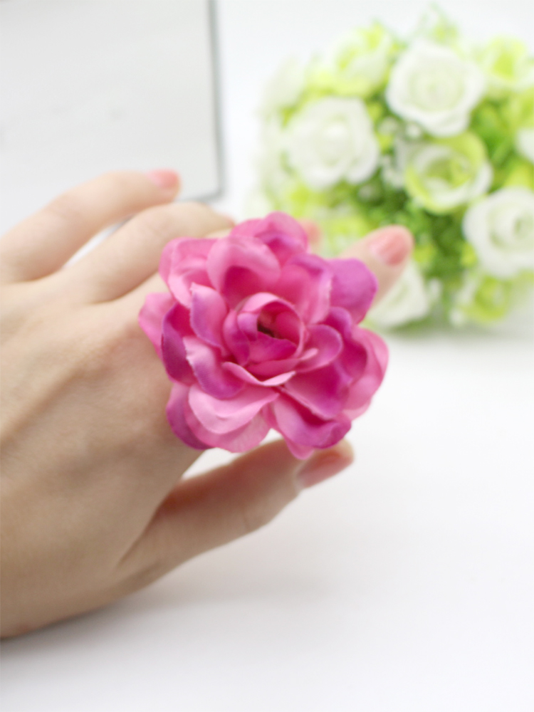 コサージュ 華やか花咲くローズコサージュ