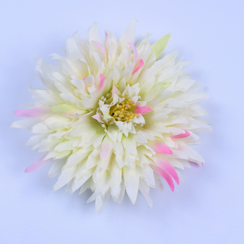 コサージュ 華やかな大輪菊モチーフの上品コサージュ