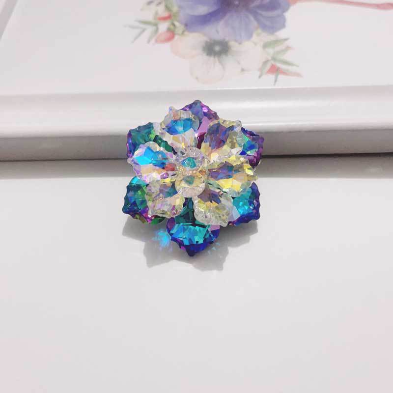 コサージュ 虹色輝石の花びらコサージュ