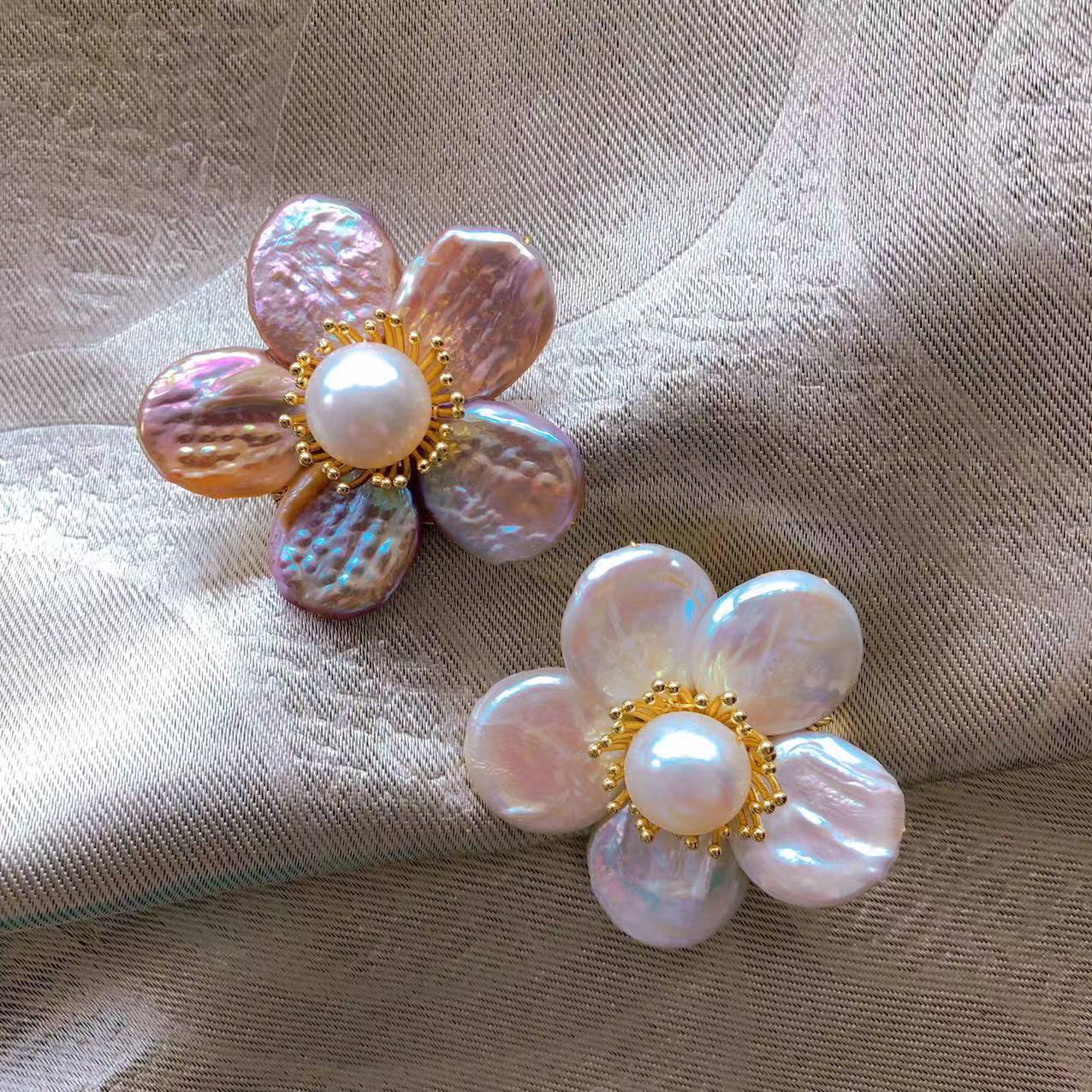 コサージュ 真珠花びら五弁花コサージュ