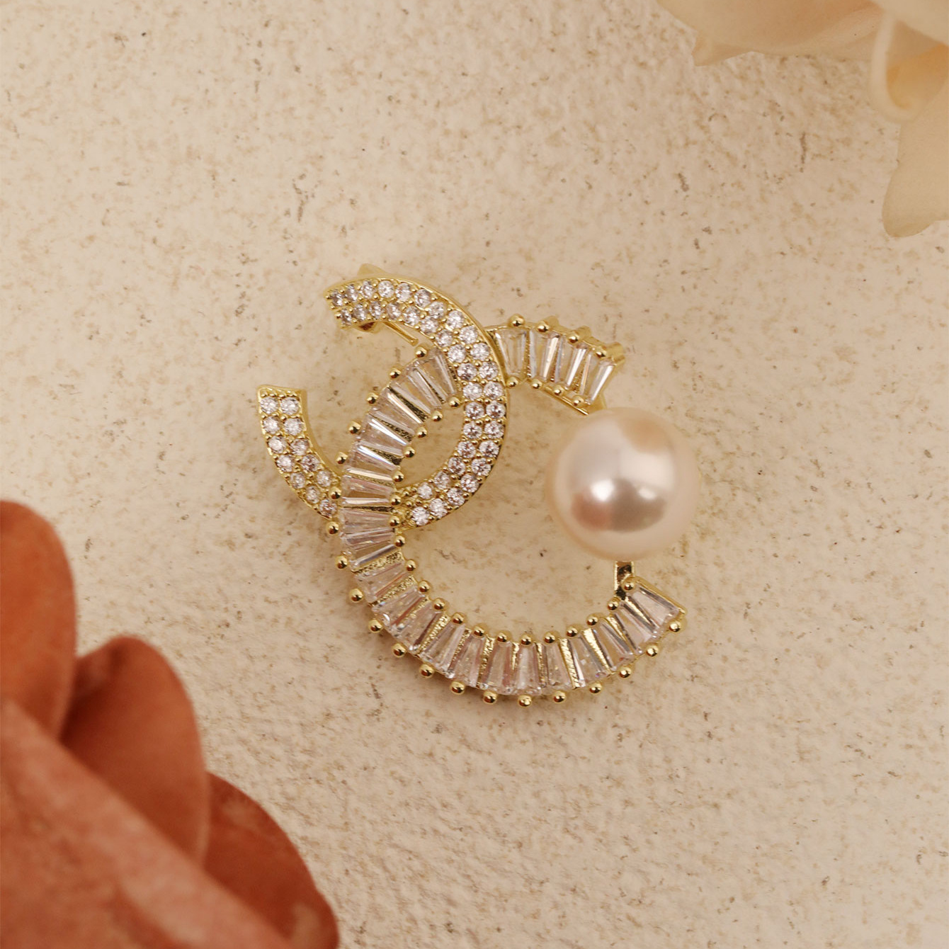 コサージュ 結婚式 輝石と大粒真珠の螺旋デザイン華やか