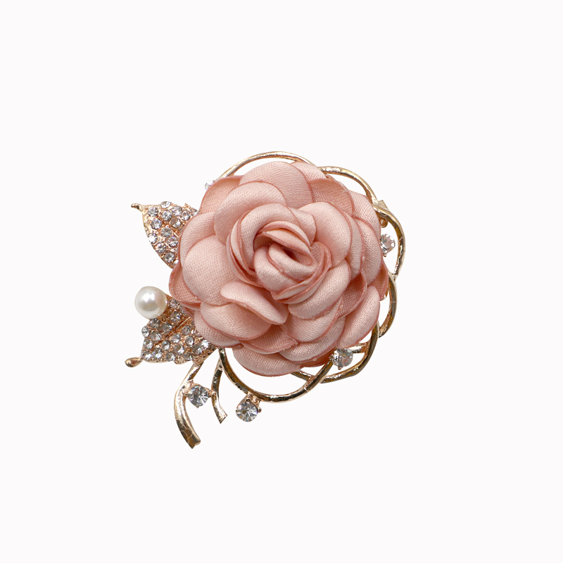 コサージュ 薔薇の輝き 宝石のような胸花