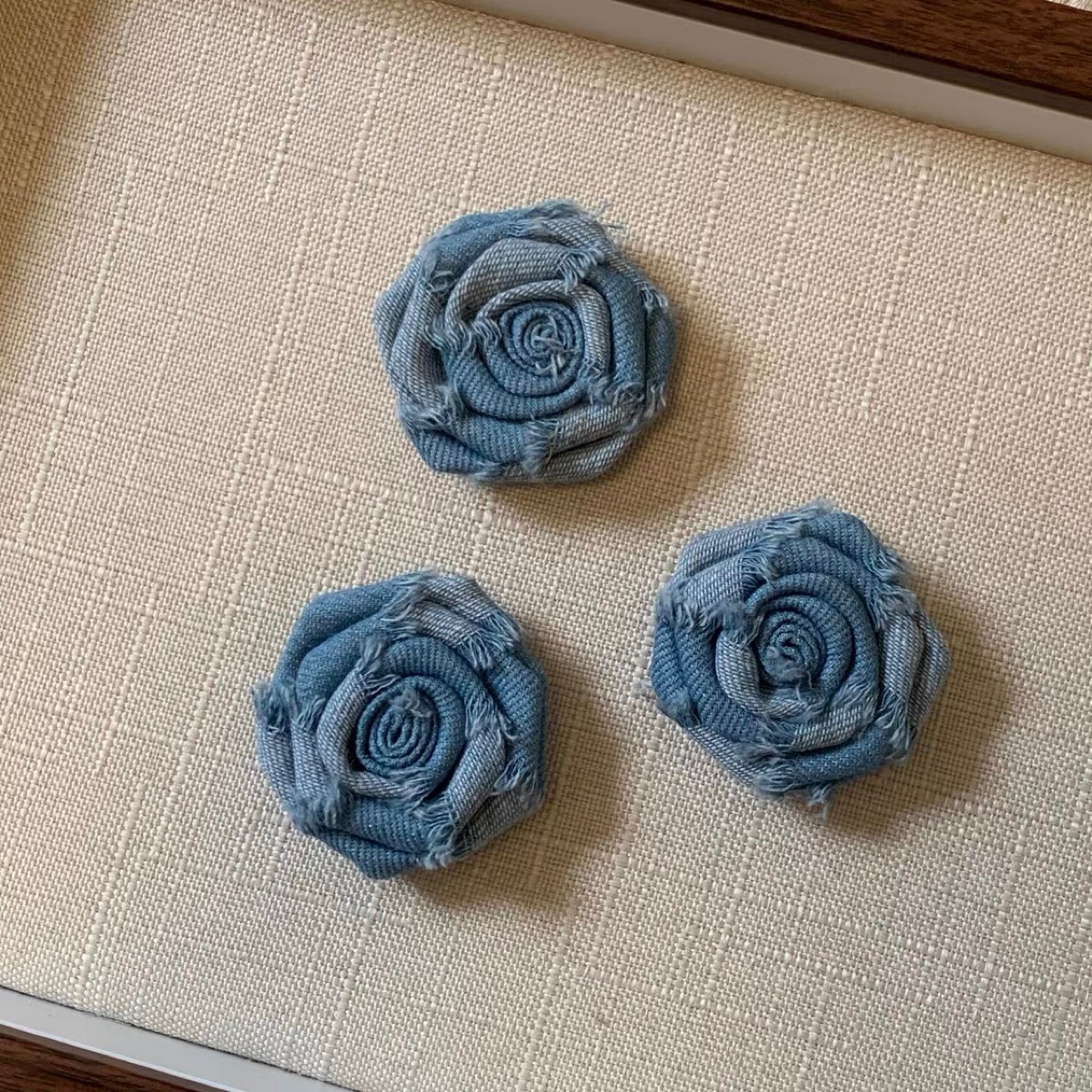 コサージュ デニム素材の立体花モチーフコサージュ　入学式