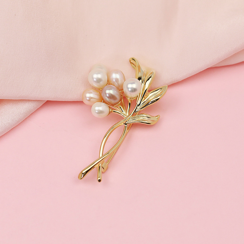 コサージュ 入学式 真珠と金属の花束モチーフ胸元装飾品