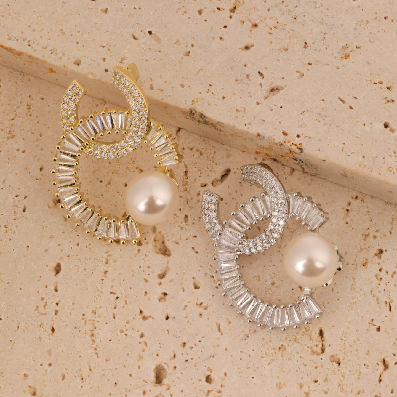 コサージュ 結婚式 輝石と大粒真珠の螺旋デザイン華やか