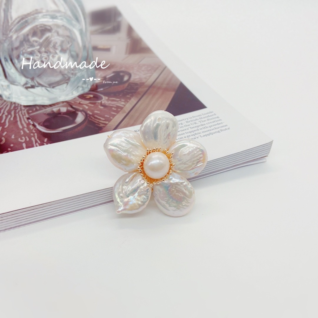 コサージュ 真珠花びら五弁花コサージュ