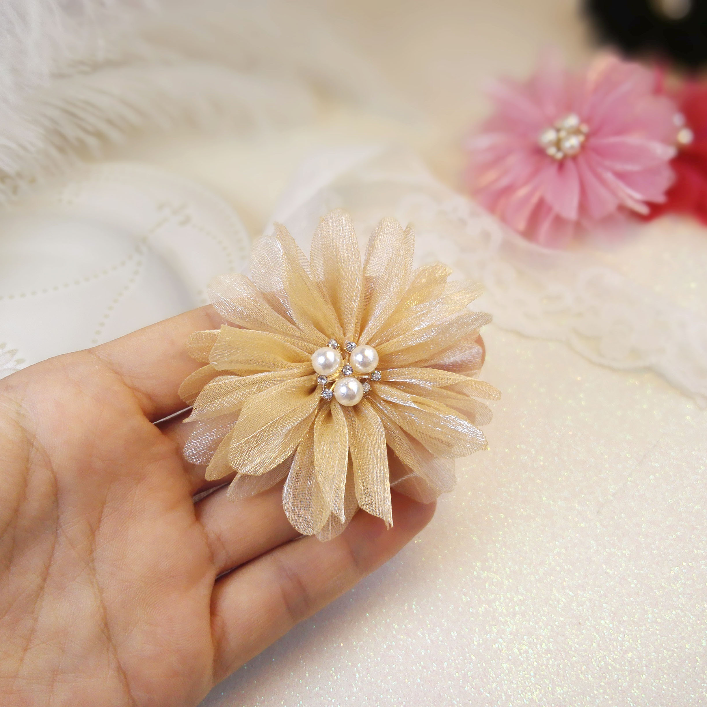コサージュ 華やか花びら真珠のコサージュ