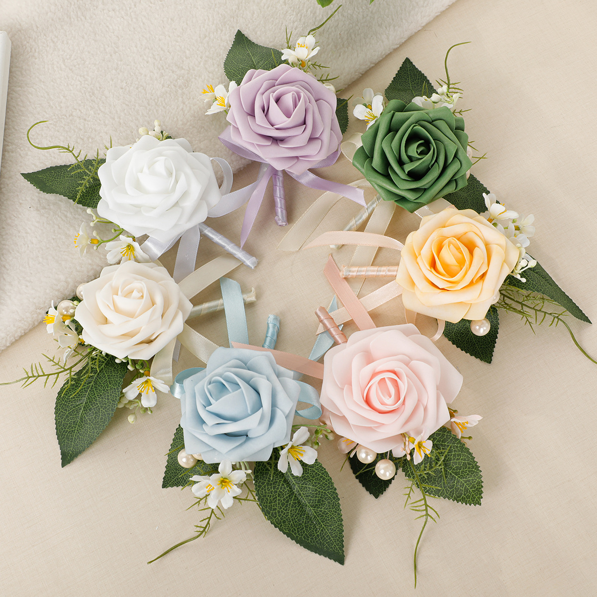 コサージュ 薔薇と小花の上品な胸元飾り