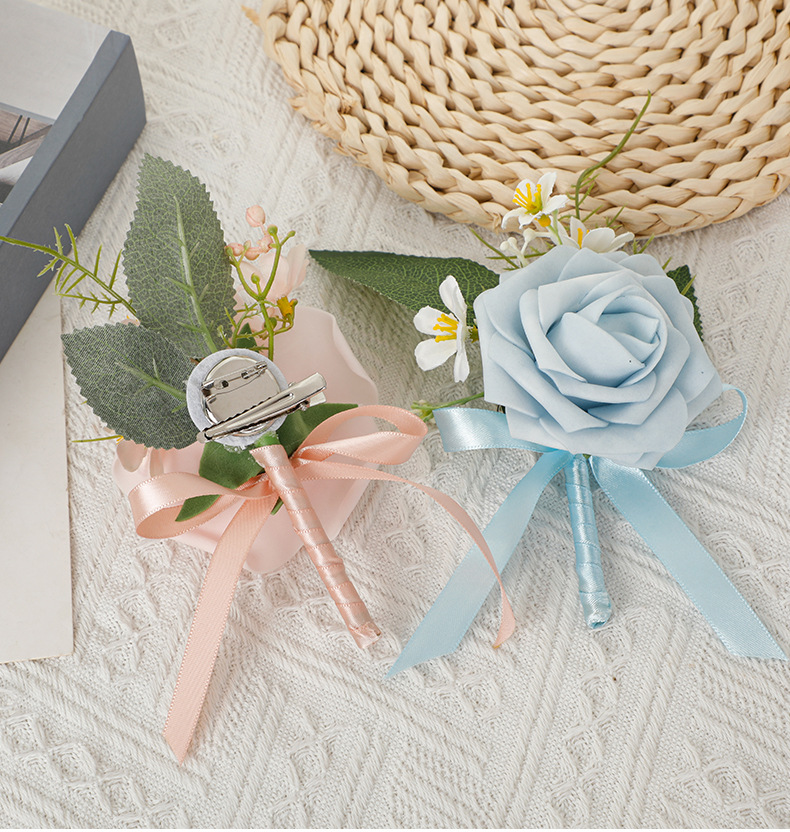 コサージュ 薔薇と小花の上品な胸元飾り