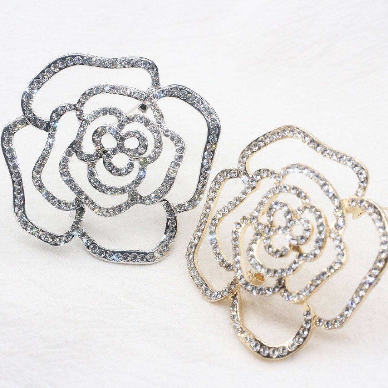 コサージュ 入学式輝石装飾薔薇モチーフブローチ