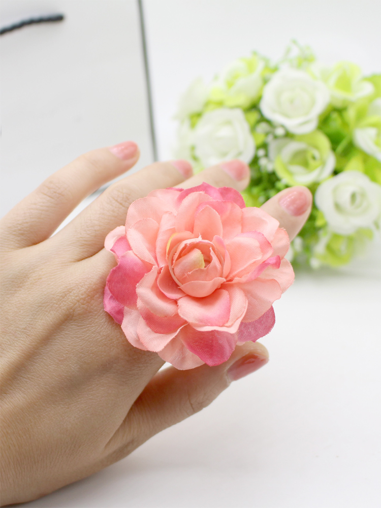 コサージュ 華やか花咲くローズコサージュ