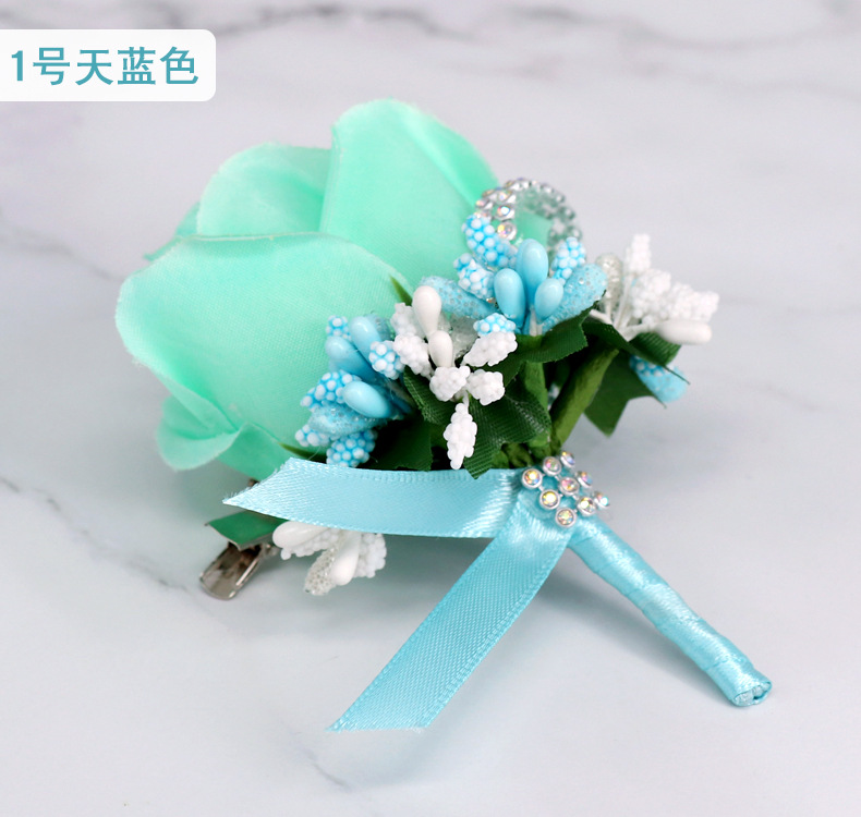 コサージュ 華やかな薔薇とパール装飾の胸元コサージュ