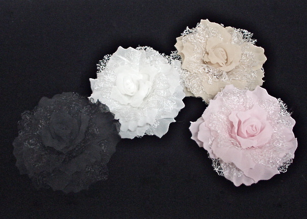 入学式用薔薇コサージュ中サイズ上品レース付き