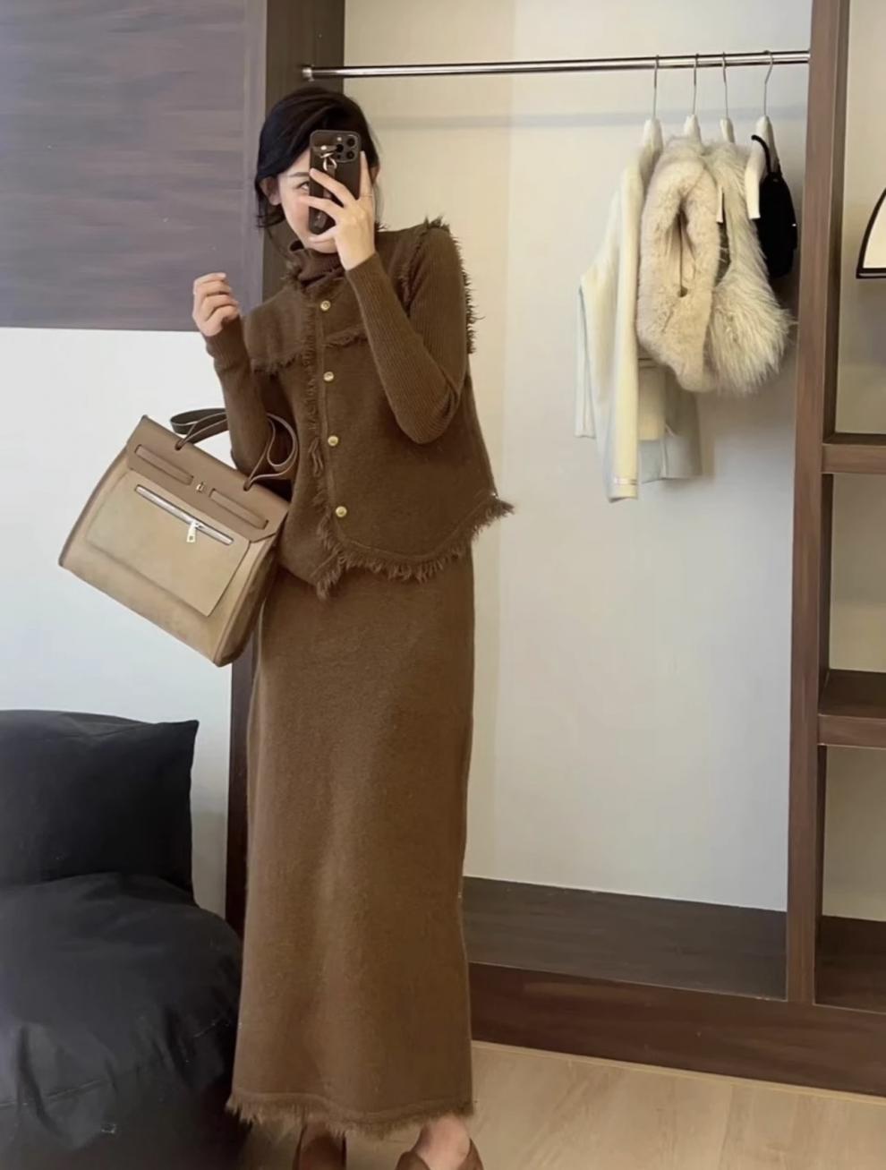 フリンジデザインニットワンピース