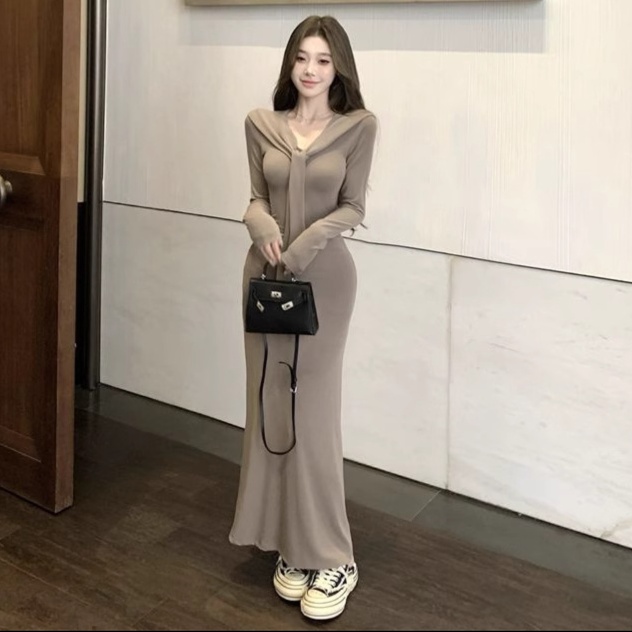 リボンタイ付きニットワンピース