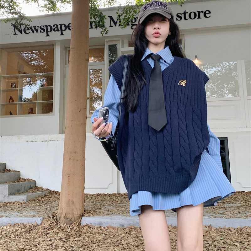 ケーブル編みニットベスト チュニック丈