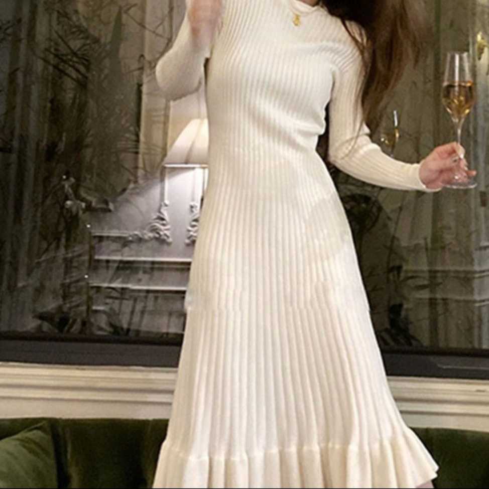 可愛さを引き立てる！フリルで華やかなニット ワンピ 5選