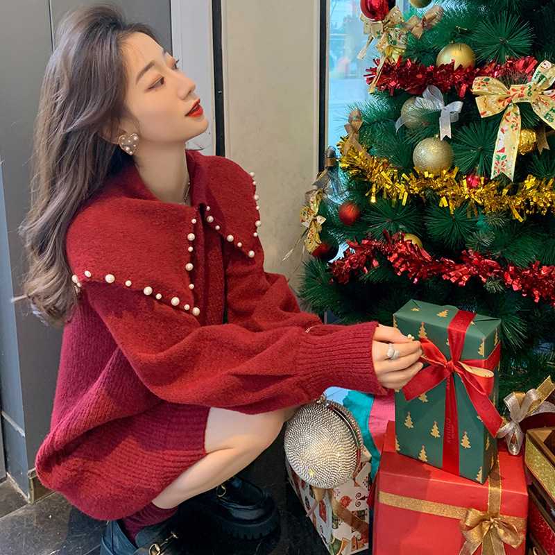 パール装飾ニットワンピース