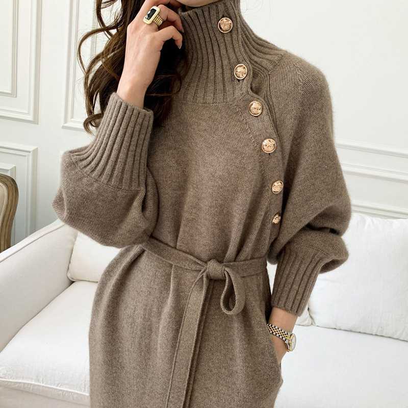 アシンメトリーボタン タートルネックニットワンピース