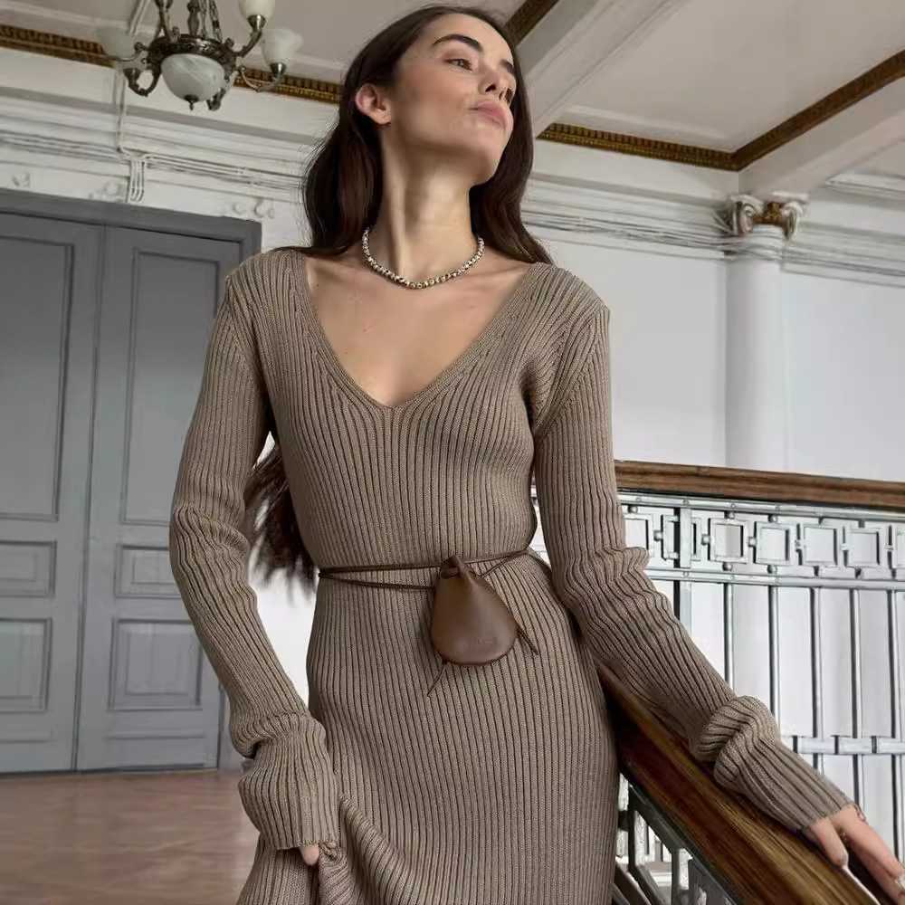 リブ編みベルト付きニットワンピース